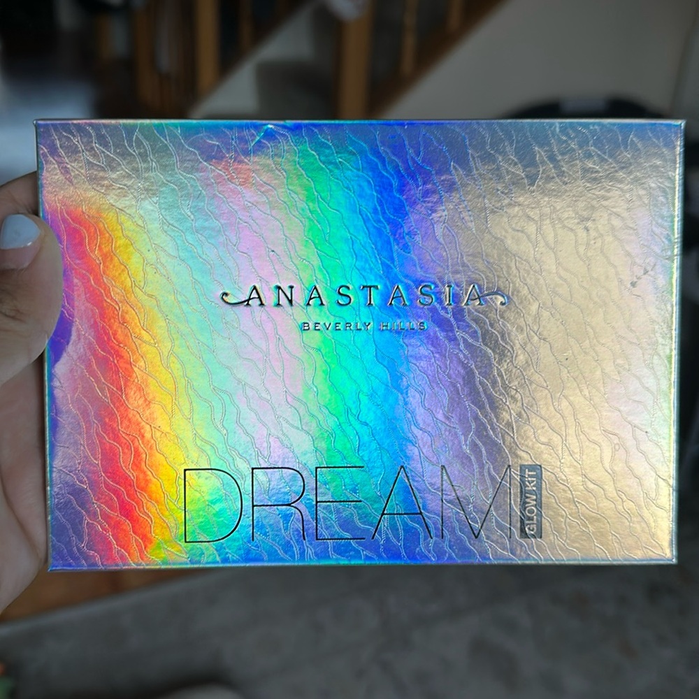 Anastasia dream glow kit